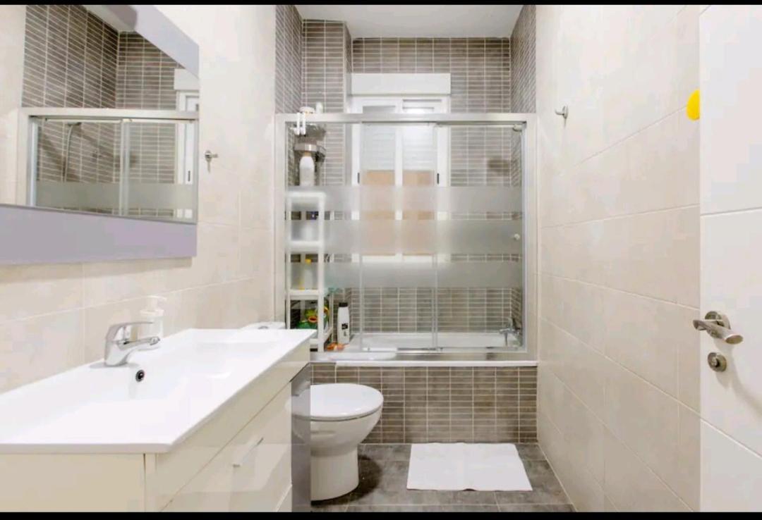Comoda Habitacion Madrid Exteriör bild